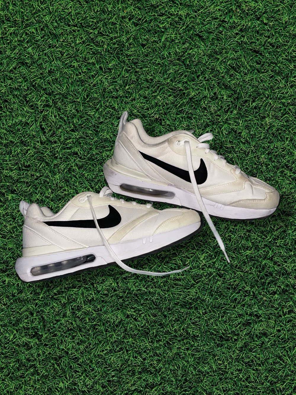 Nike Air Max Dawn Sneakers